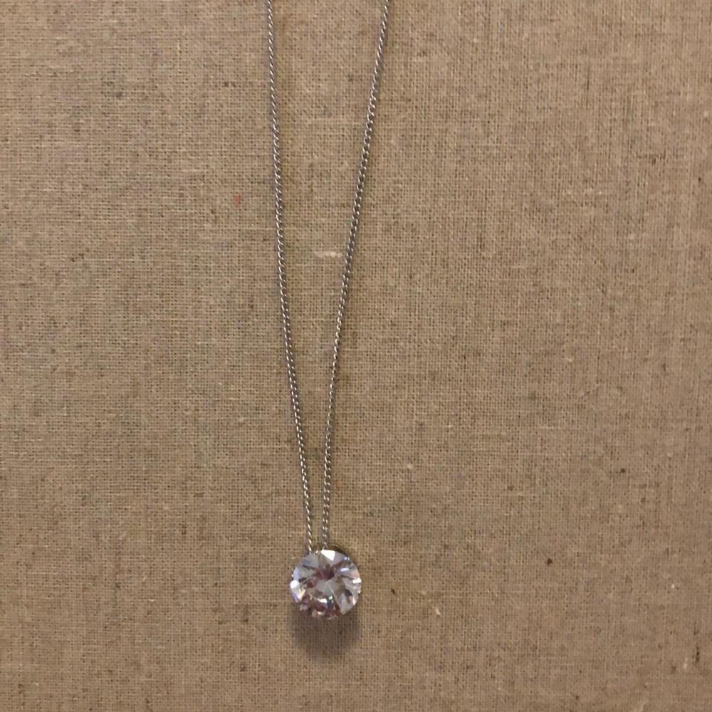 stud necklace